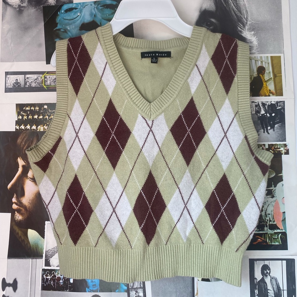 Haute Monde green sweater vest